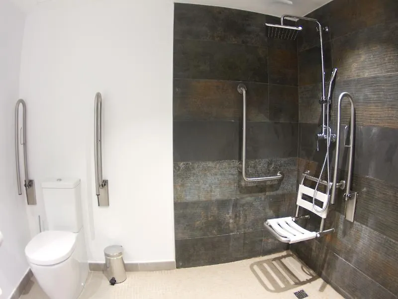 Apartamentos Triton Cala Ratjada  Hotel