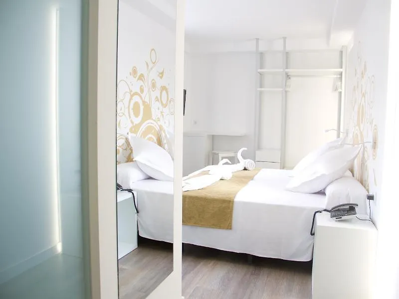 **** Ξενοδοχείο Apartamentos Triton Cala Ratjada  Ισπανία