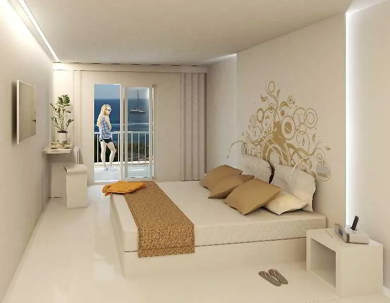 **** Hotel Apartamentos Triton Cala Ratjada  Spain